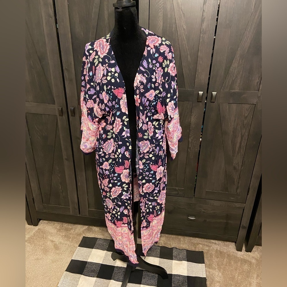 Desheng Kimono Black & Floral design One Size Fits Most